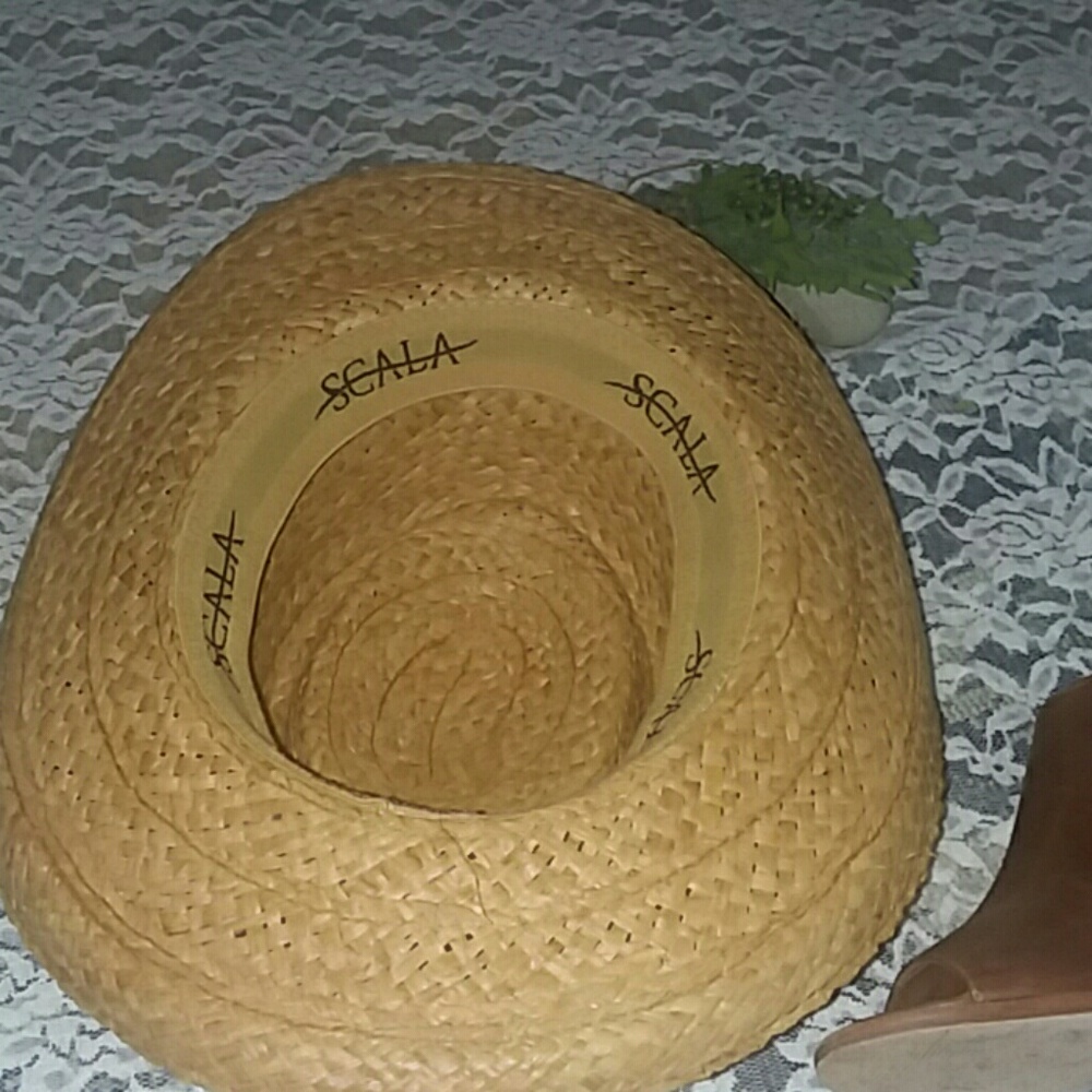 Scala hat - Picture 4 of 5